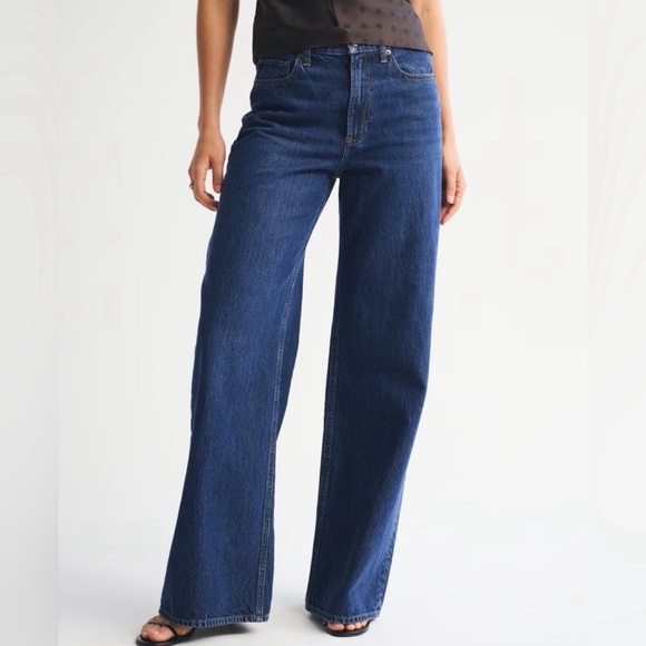 Abercrombie & Fitch High Rise Dark Wash Wide Leg Jean - Short/Petite Length NWOT - Picture 4 of 9